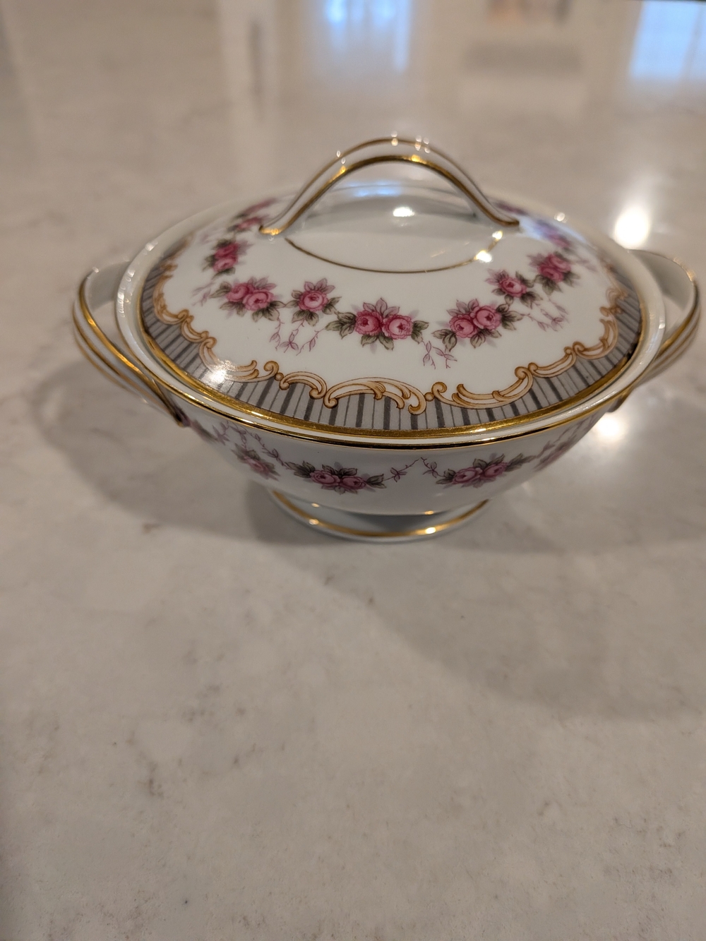 Porcelain Covered Sugar Bowl with Pink Rose Garland and Gold Trim Viy 1950s